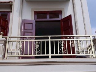 Mẫu ban công inox sang trọng